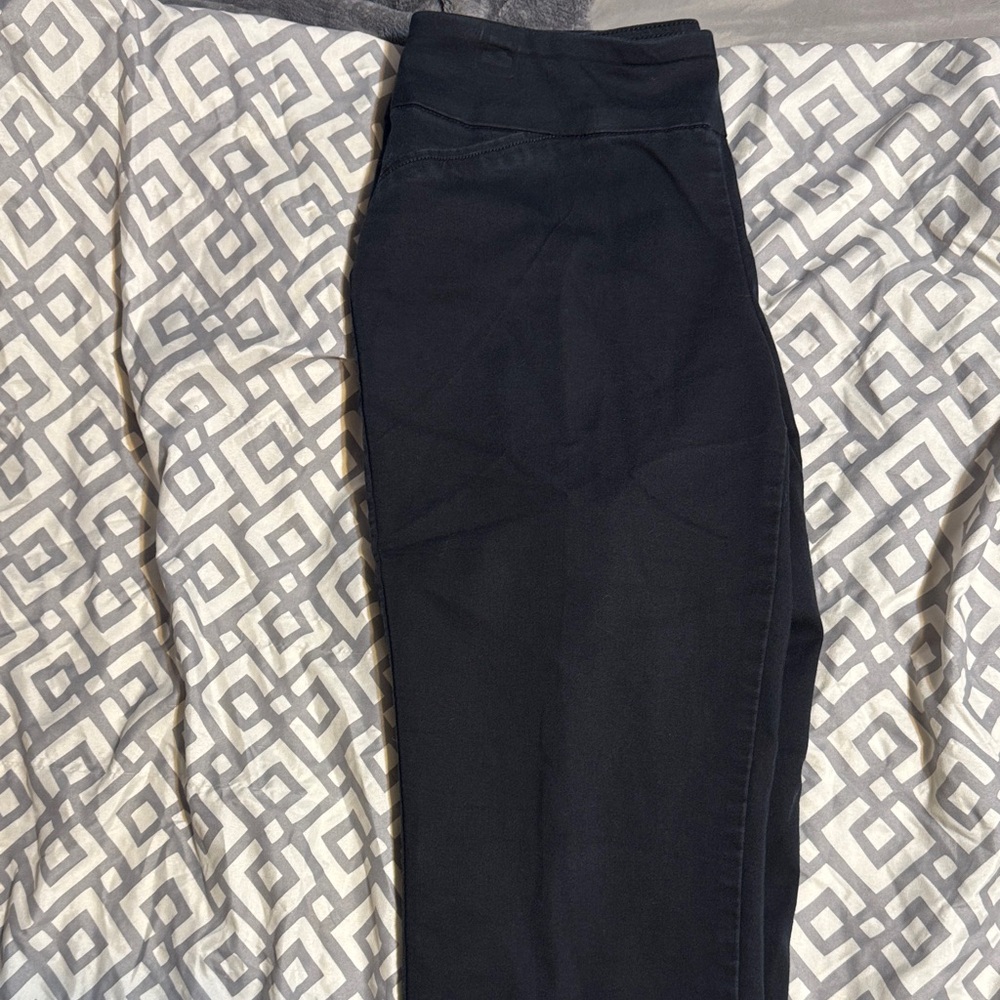 Gloria Vanderbilt Midnight Black Capris